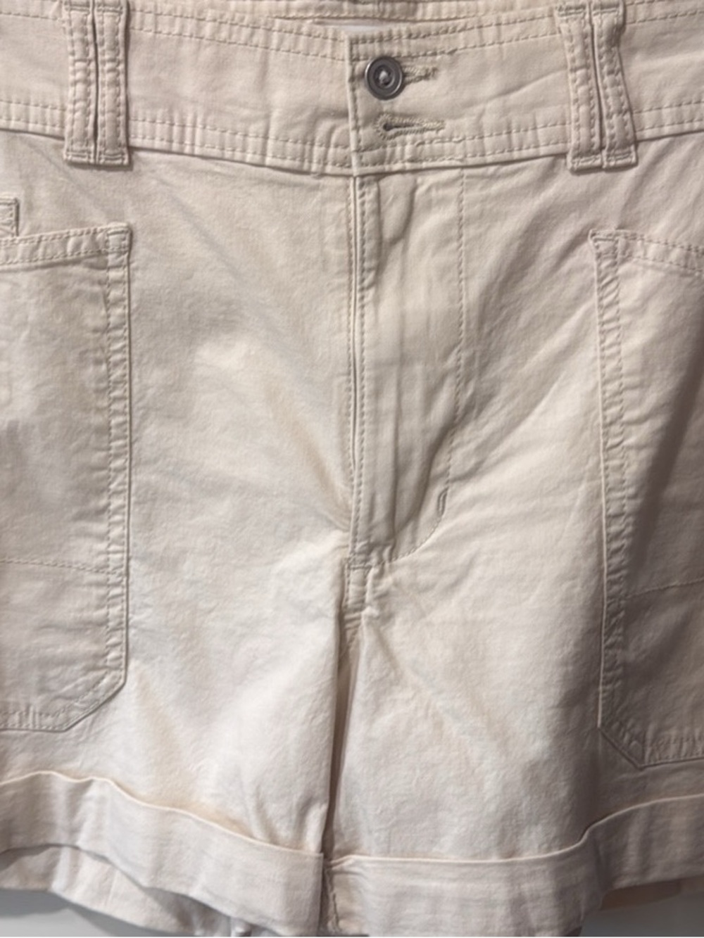 Time and Tru Cream Cargo Shorts